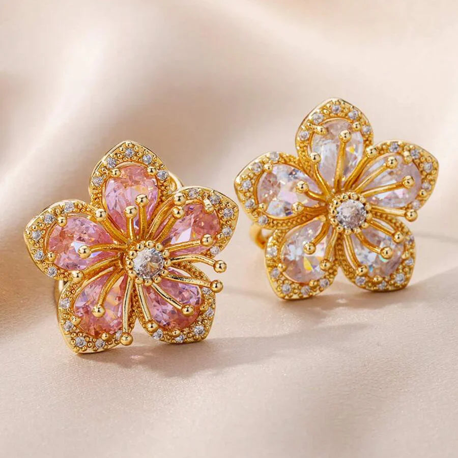 Anel elegante com flor de zircónias cor-de-rosa e banho de ouro