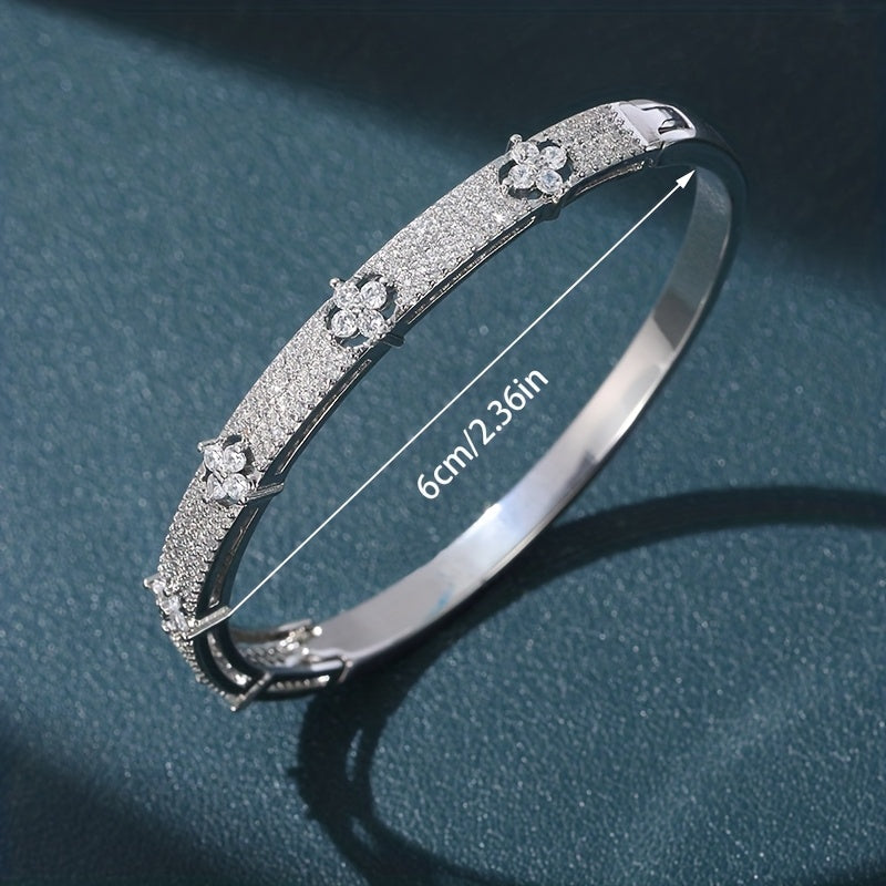 Elegant Floral Design Zirconia Inlaid Gold Plated Bracelet