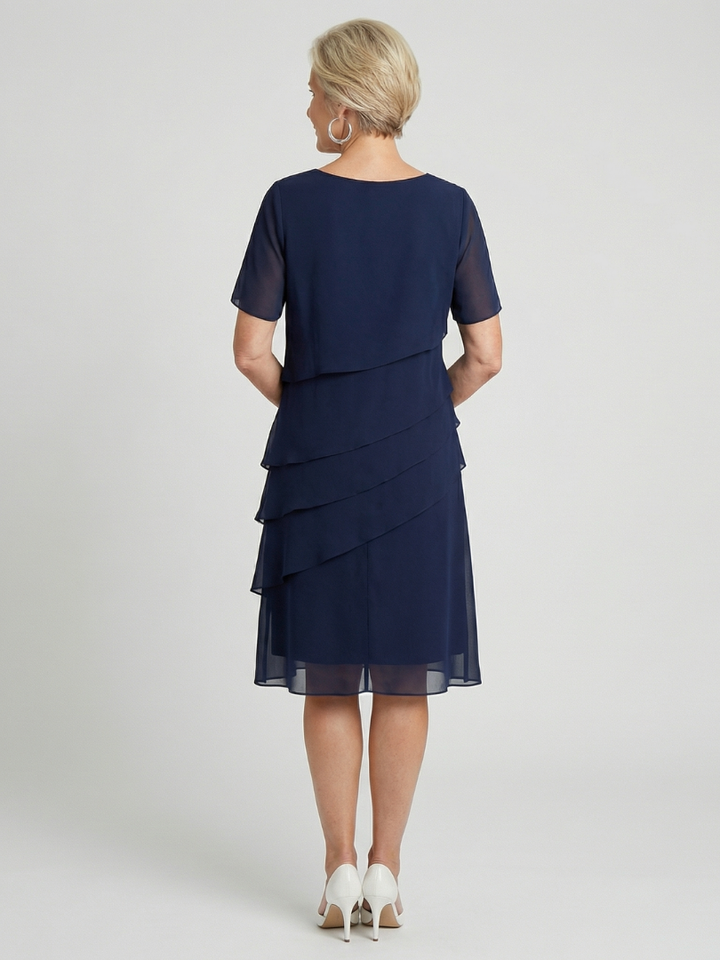 Orson | Vestido com Contorno Suave e Comprimento até o Joelho