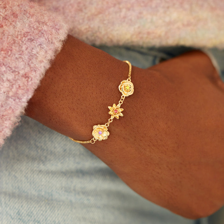 Personalized Birth Flower Bracelet Three-Dimensional Floral Design