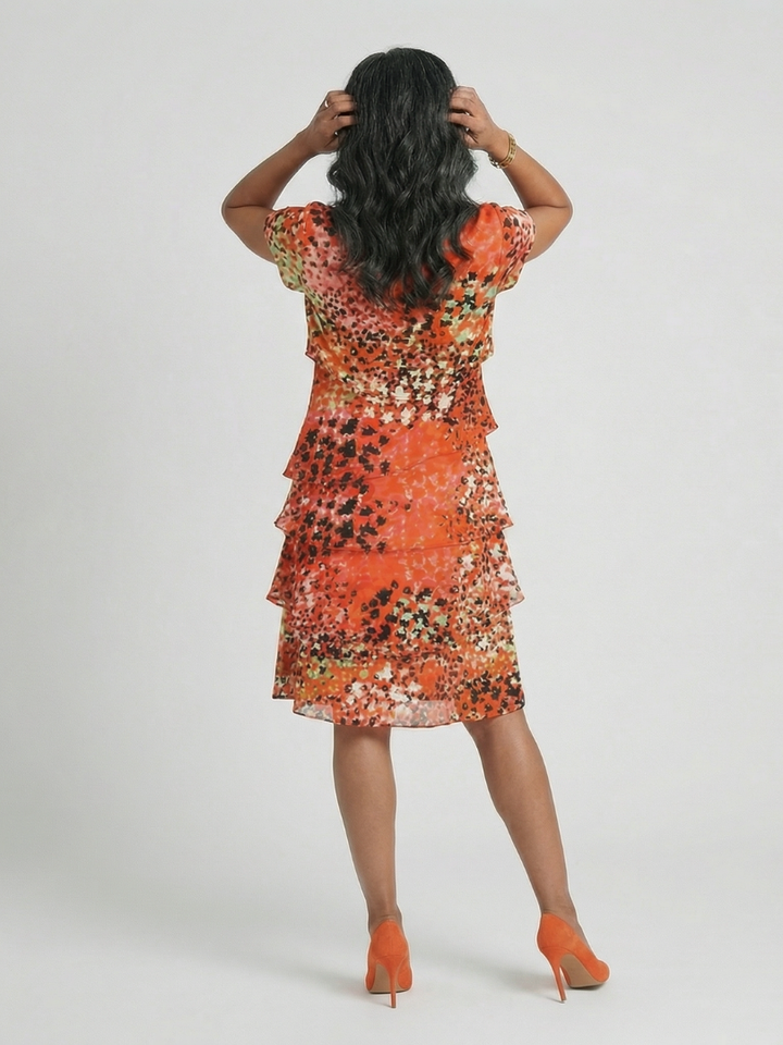 Evania | Vestido com Camadas e Estampa Pontilhada até o Joelho