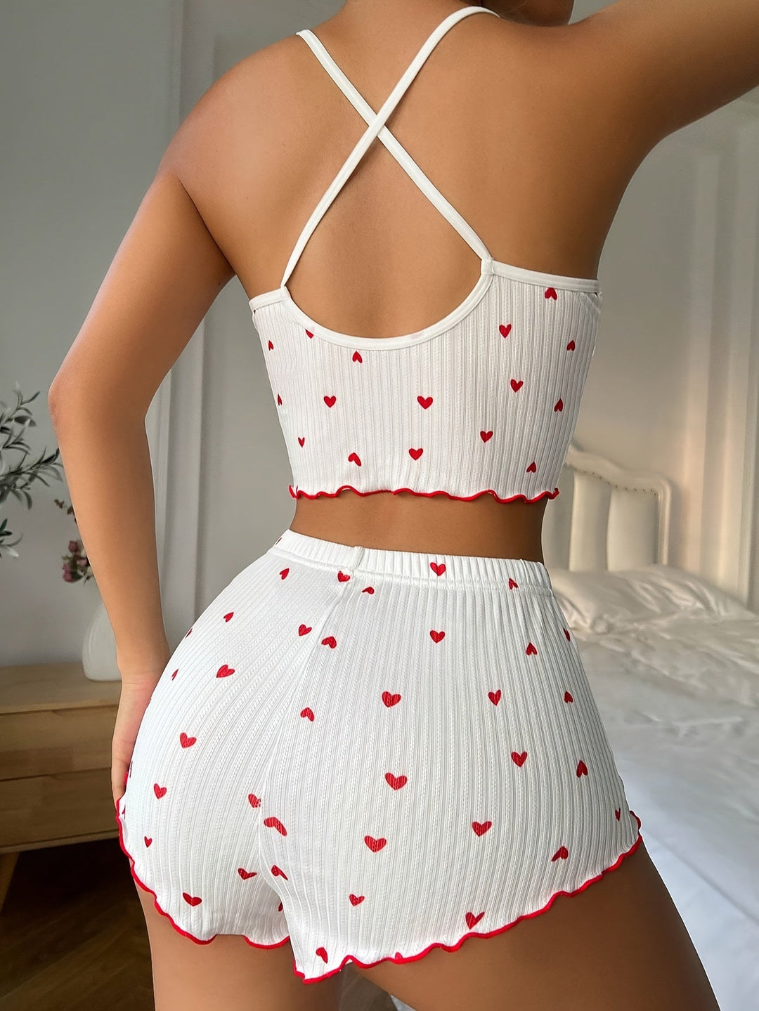 Claire | Conjunto de pijama con estampado de corazones y volantes