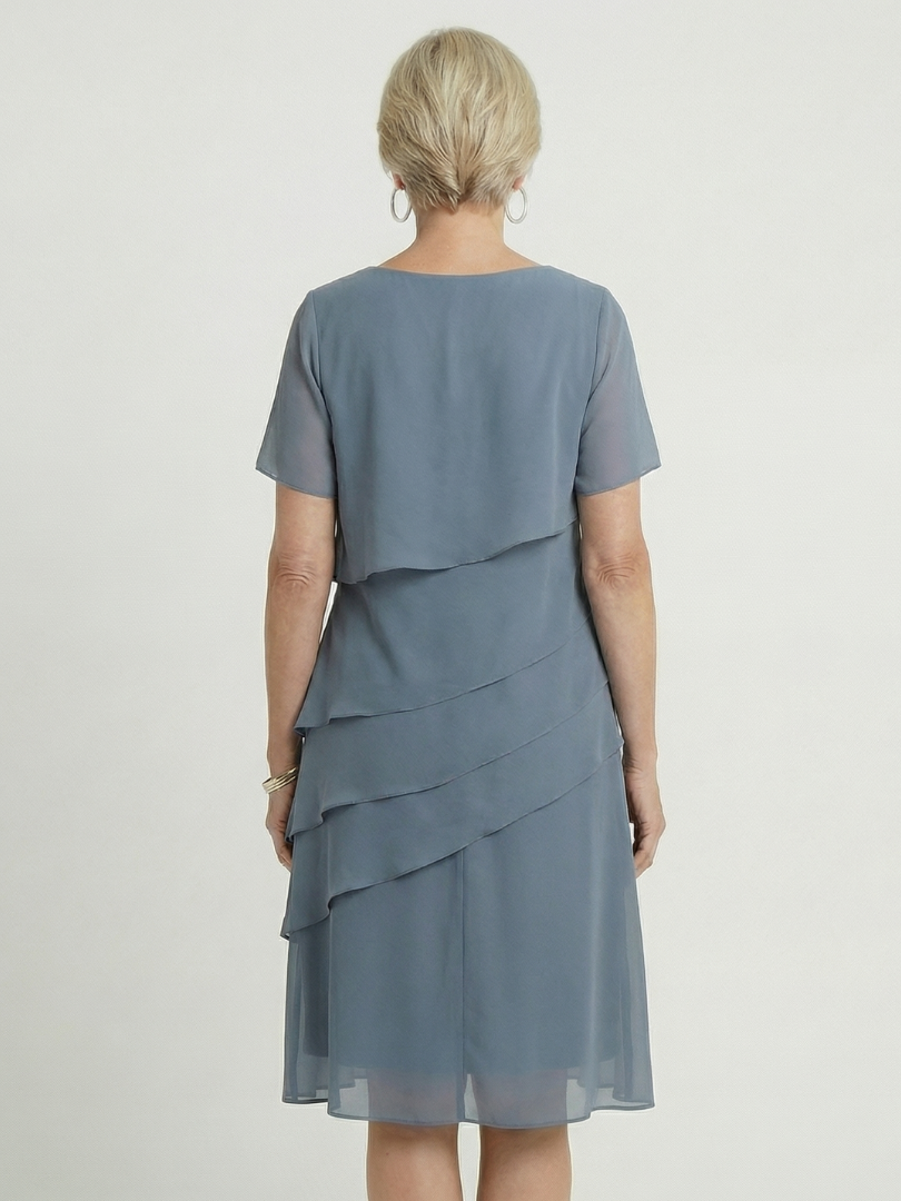 Orson | Vestido com Contorno Suave e Comprimento até o Joelho