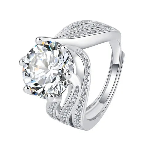 Clásico anillo llamativo redondo de plata chapada con circonita brillante