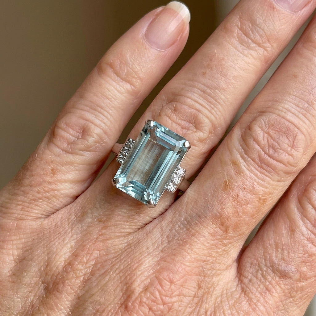 Anel elegante clássico com pedra preciosa azul-marinho quadrada, com 4 garras
