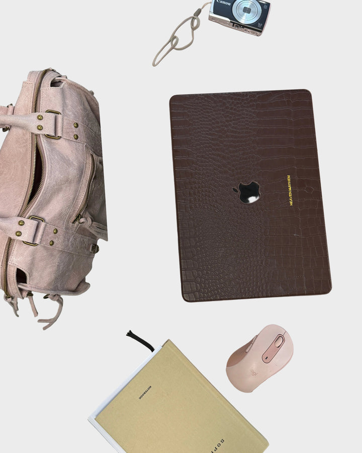 Vanilla Pink Shoulder Bag with Zip Closure and Gold-Tone Hardware