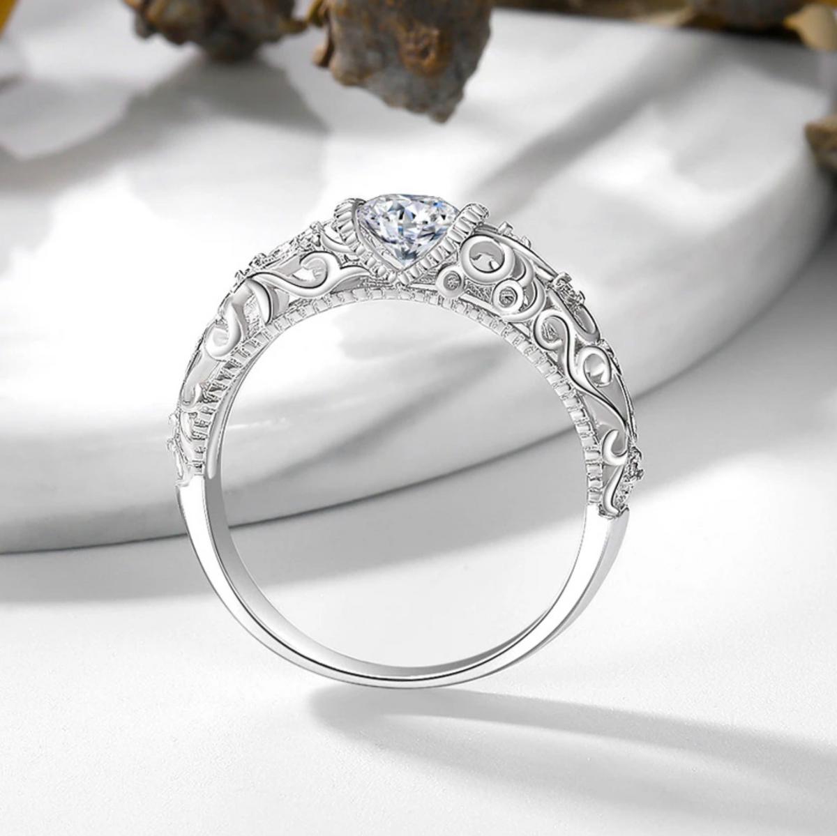 Elegante anillo de plata de ley