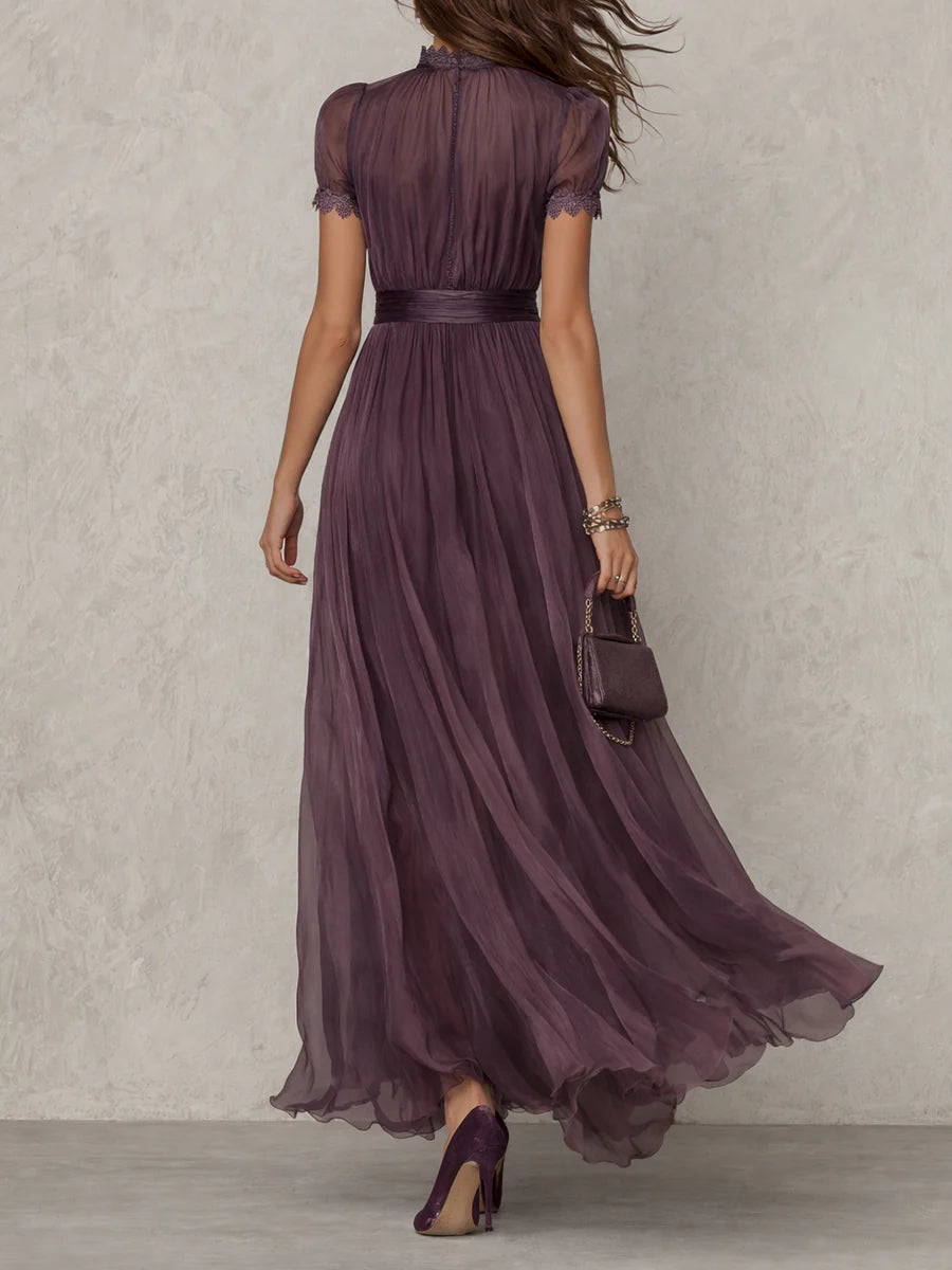 Flavia | Vestido largo elegante morado con escote en caída y encaje