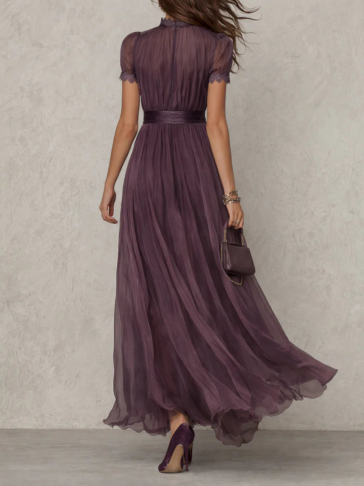 Flavia | Vestido largo elegante morado con escote en caída y encaje