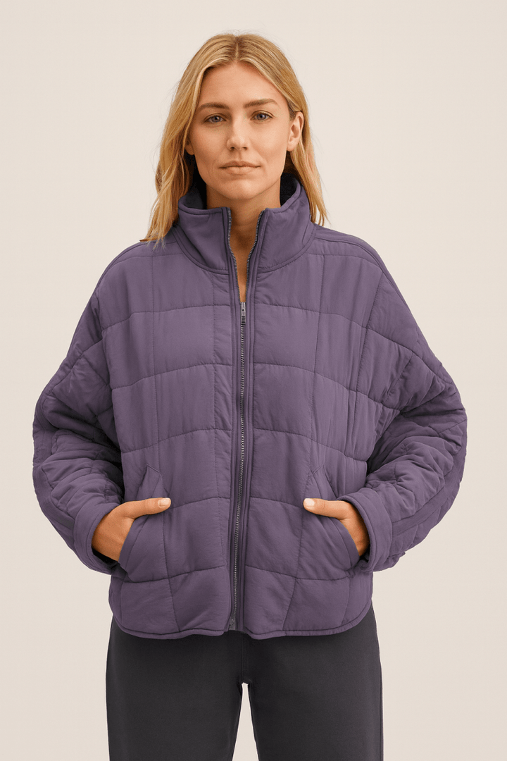APRIL – CHAQUETA ACOLCHADA LIGERA Y COMPACTA CON CREMALLERA