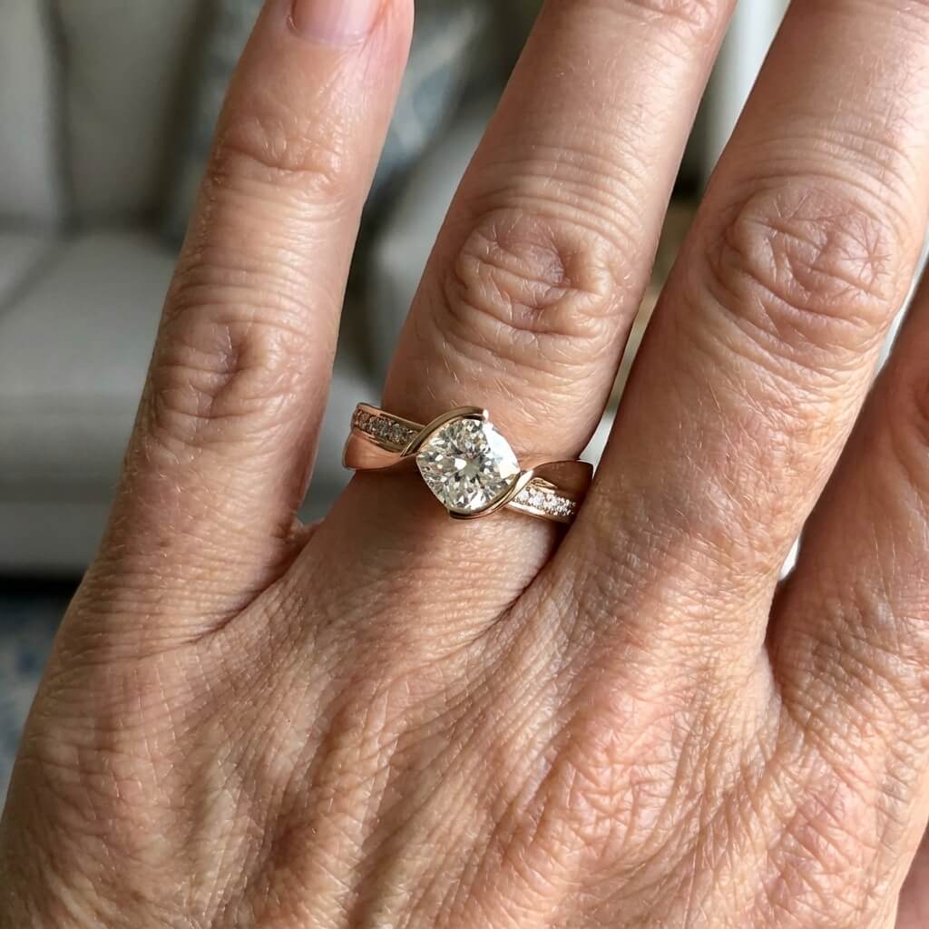 Anéis elegantes banhados a ouro com zircônia cúbica branca