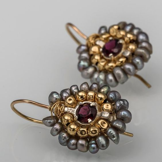 Elegant Vintage Gold & Grey Stone Earrings