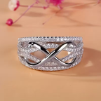 Anillo de cruz eterna