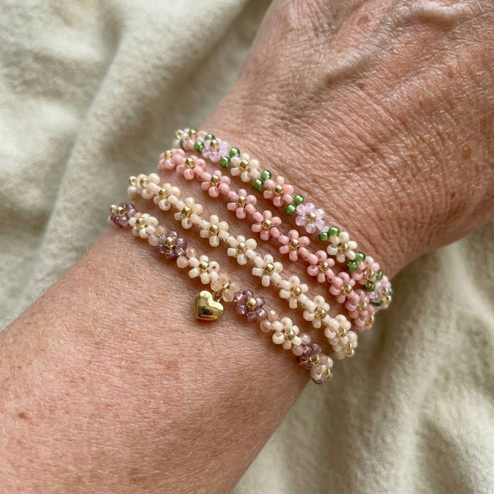 Daisy Heart Golden Bracelet